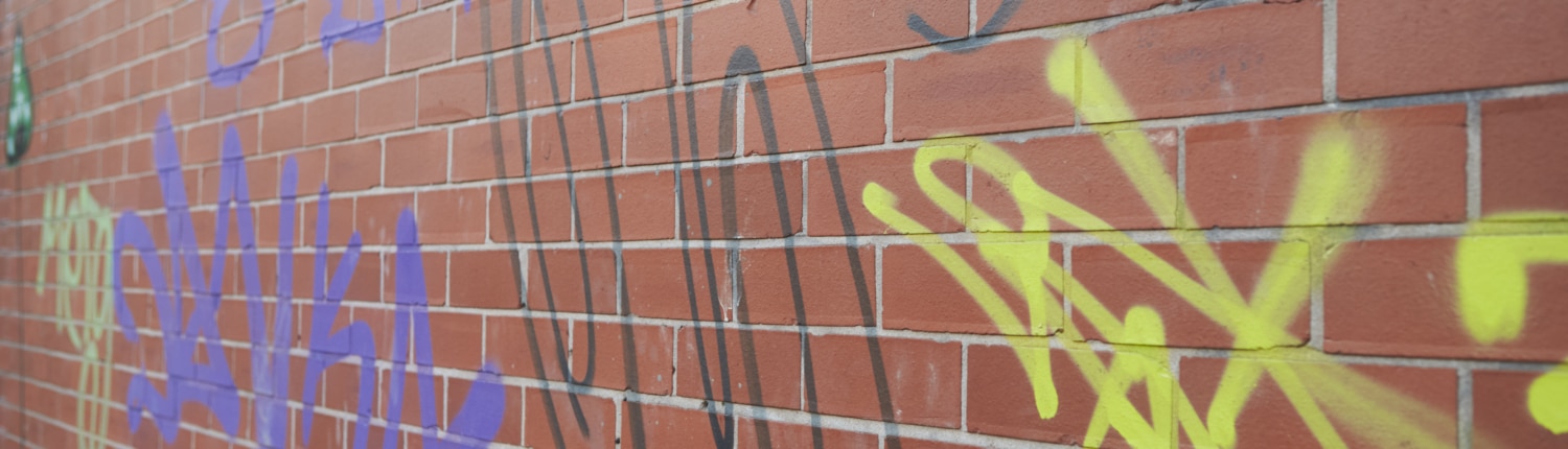 graffitientfernung mauer graffiti